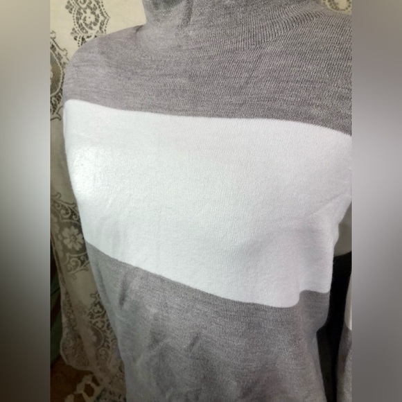 French connection gray white XL sweater warm cozy - Picture 8 of 9